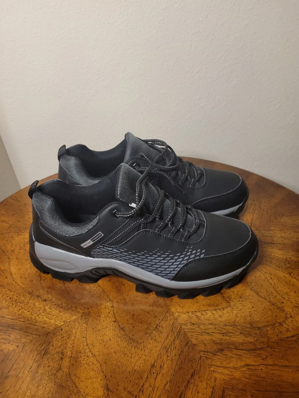 Sneakers, Men's 10.5 US/ 10 UK Thick Bottom, Non-slip Hiking Shoes, Black, NWOT